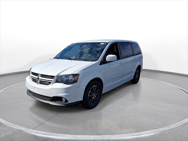 Used 2017 Dodge Grand Caravan GT image 3