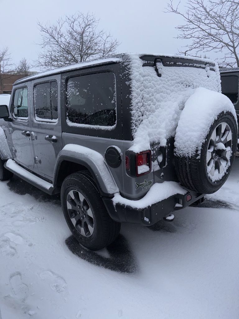 Used 2018 Jeep Wrangler Unlimited Sahara image 9