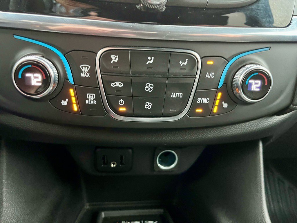 Used 2023 Chevrolet Traverse LT image 29