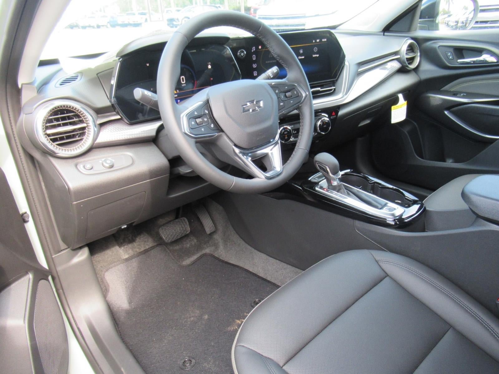 New 2026 Chevrolet Trax ACTIV w/ Sunroof Package FWD image 15