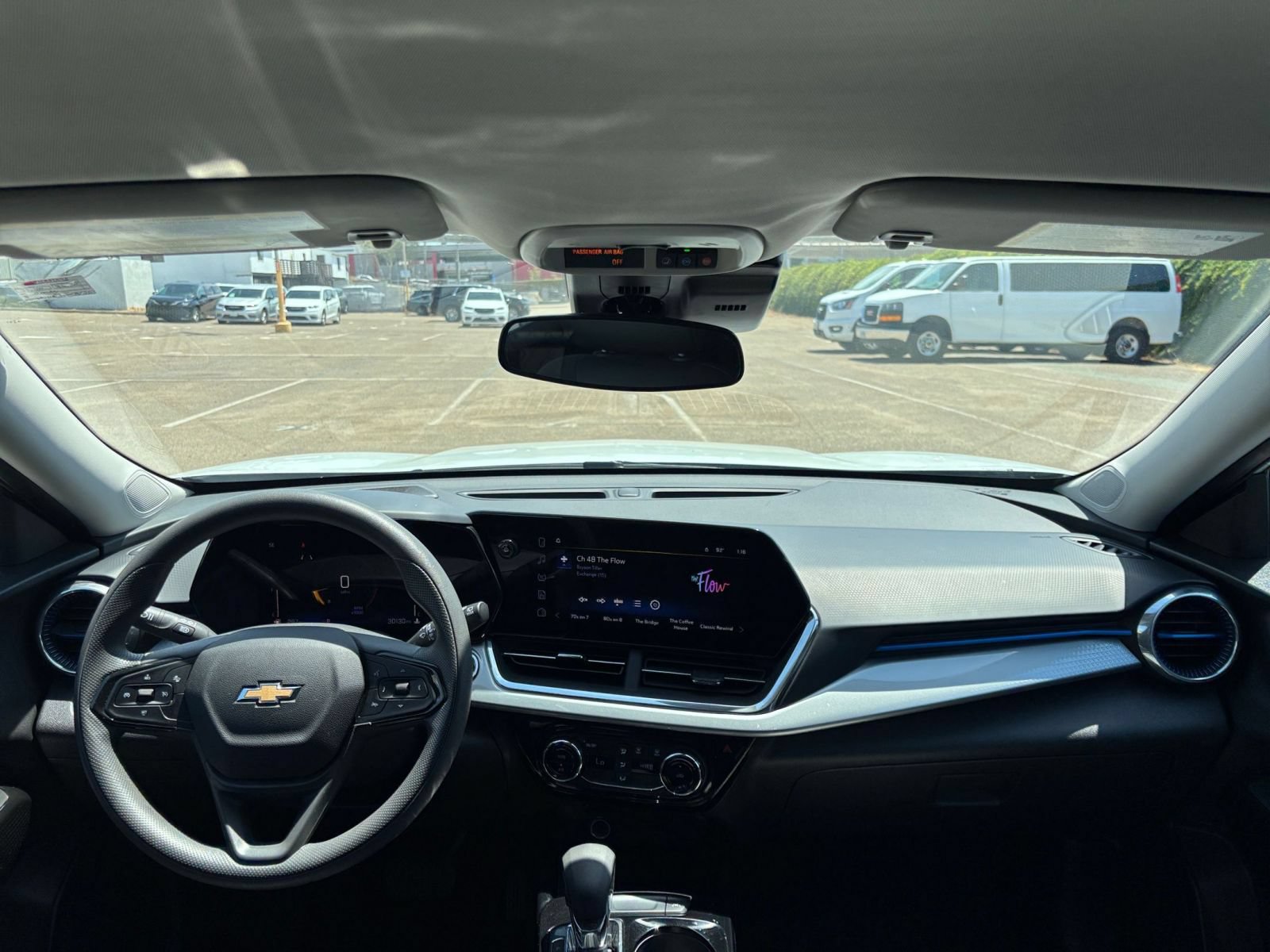 Used 2025 Chevrolet Trax LT FWD image 31