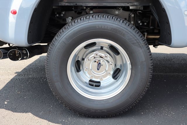 New 2025 Ford F350 Platinum image 16