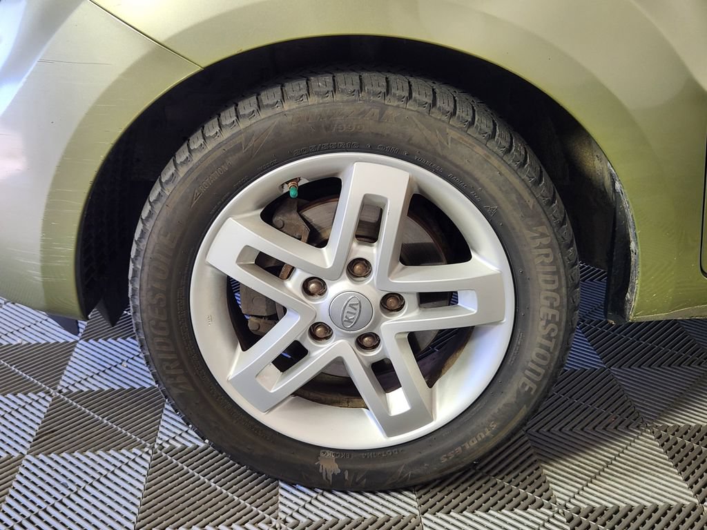 Used 2010 Kia Soul + FWD image 8