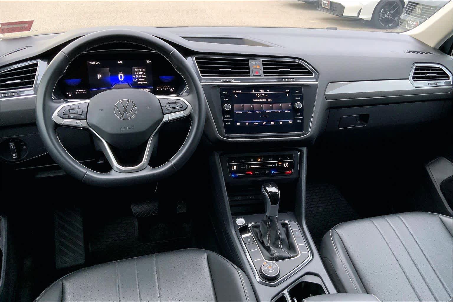 Used 2024 Volkswagen Tiguan SE AWD/4WD image 7