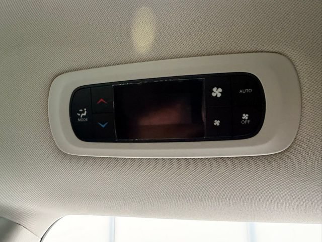 Used 2024 Chrysler Pacifica Touring-L AWD/4WD image 30