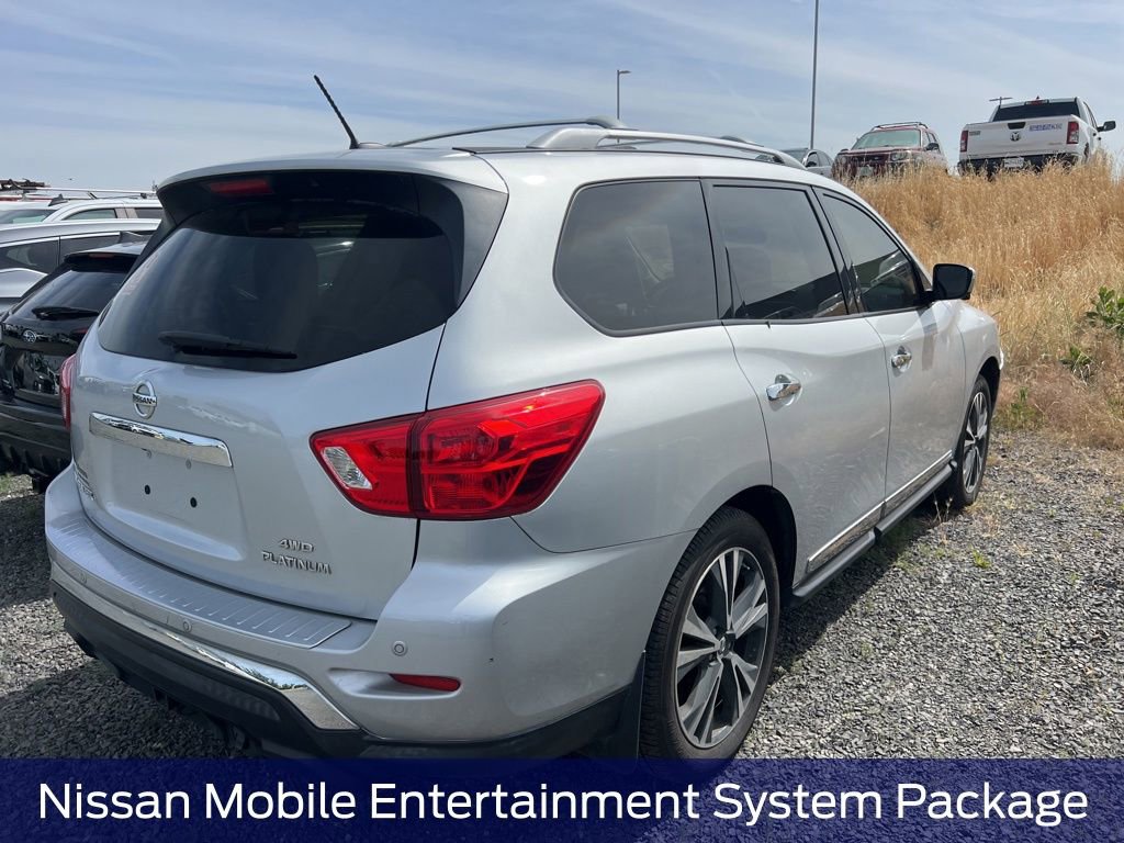 Used 2018 Nissan Pathfinder Platinum AWD/4WD image 3