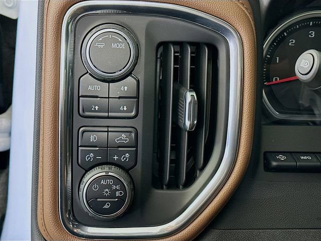 Used 2022 Chevrolet Silverado 1500 High Country w/ Technology Package image 11