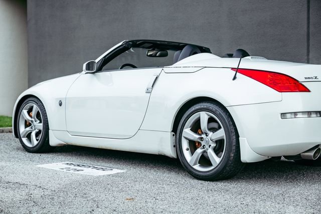 Used 2007 Nissan 350Z Grand Touring RWD image 42