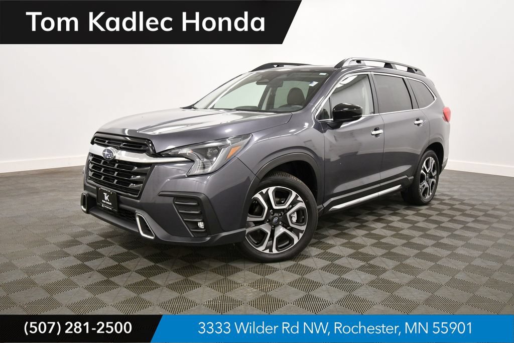 Used 2025 Subaru Ascent Touring AWD/4WD image 1