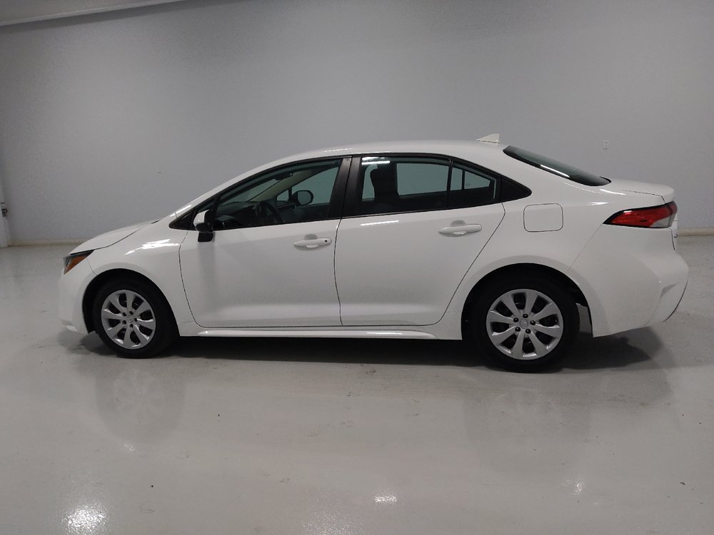 Used 2022 Toyota Corolla LE FWD image 3