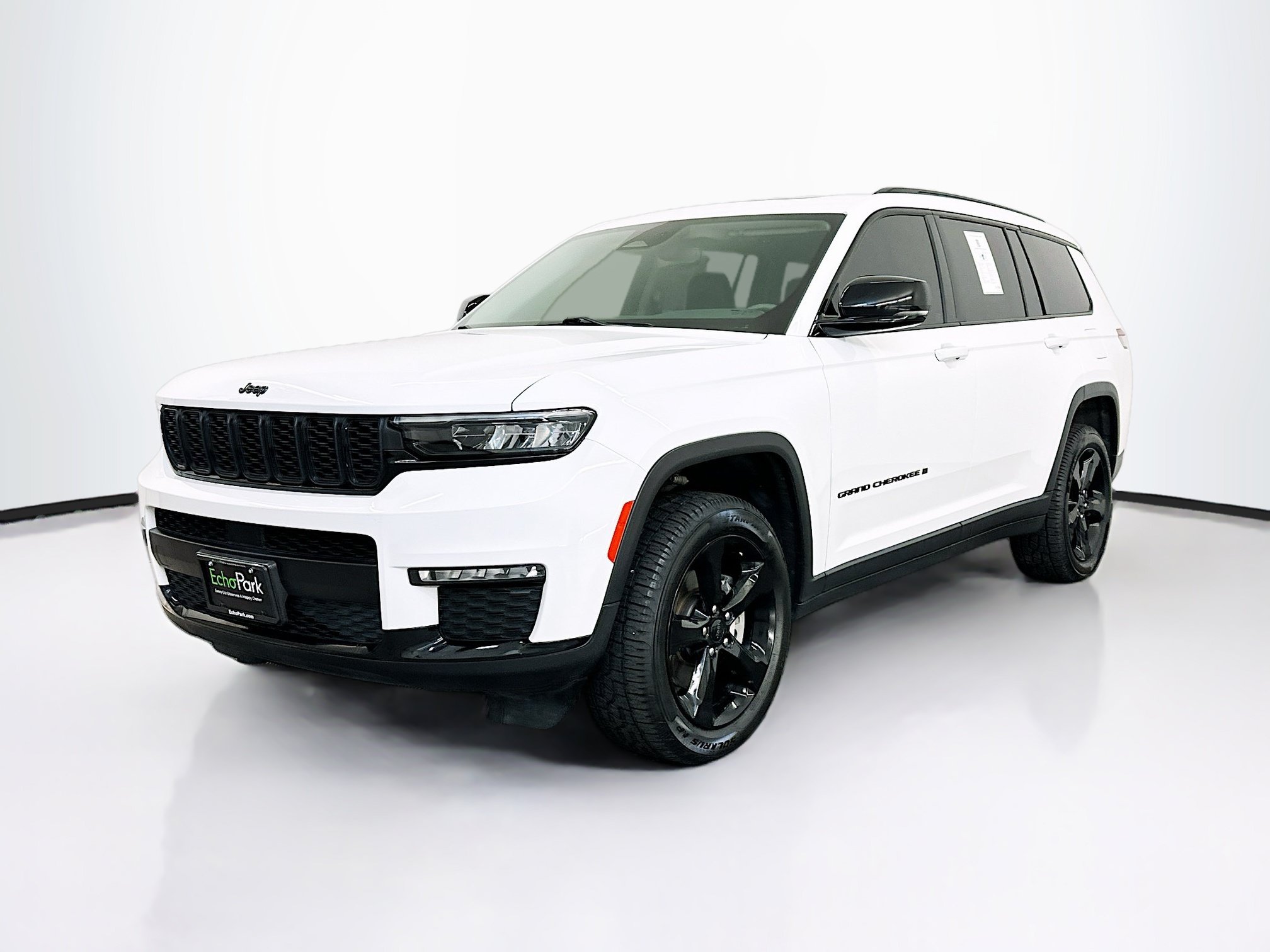 Used 2023 Jeep Grand Cherokee L Limited w/ Black Appearance Package AWD/4WD image 3