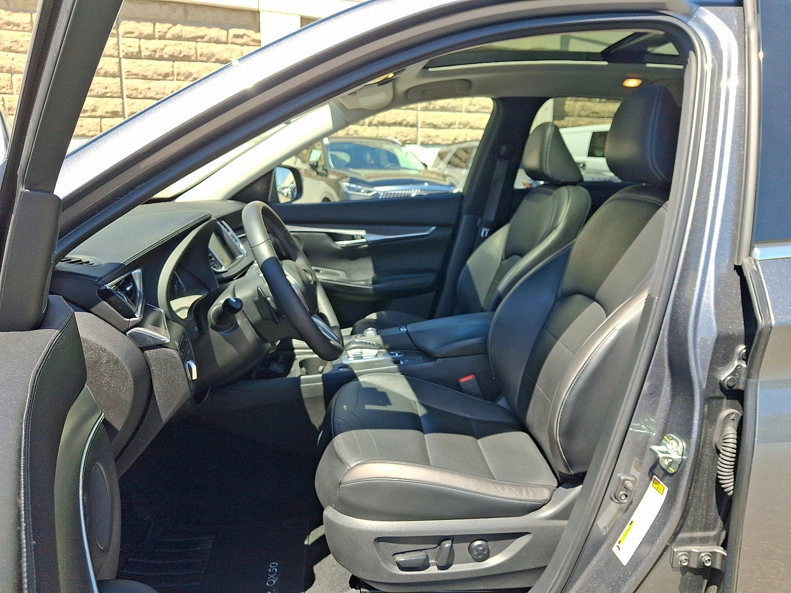 Used 2023 INFINITI QX50 Luxe w/ Cargo Package AWD/4WD image 14