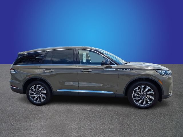 New 2026 Lincoln Aviator AWD image 3