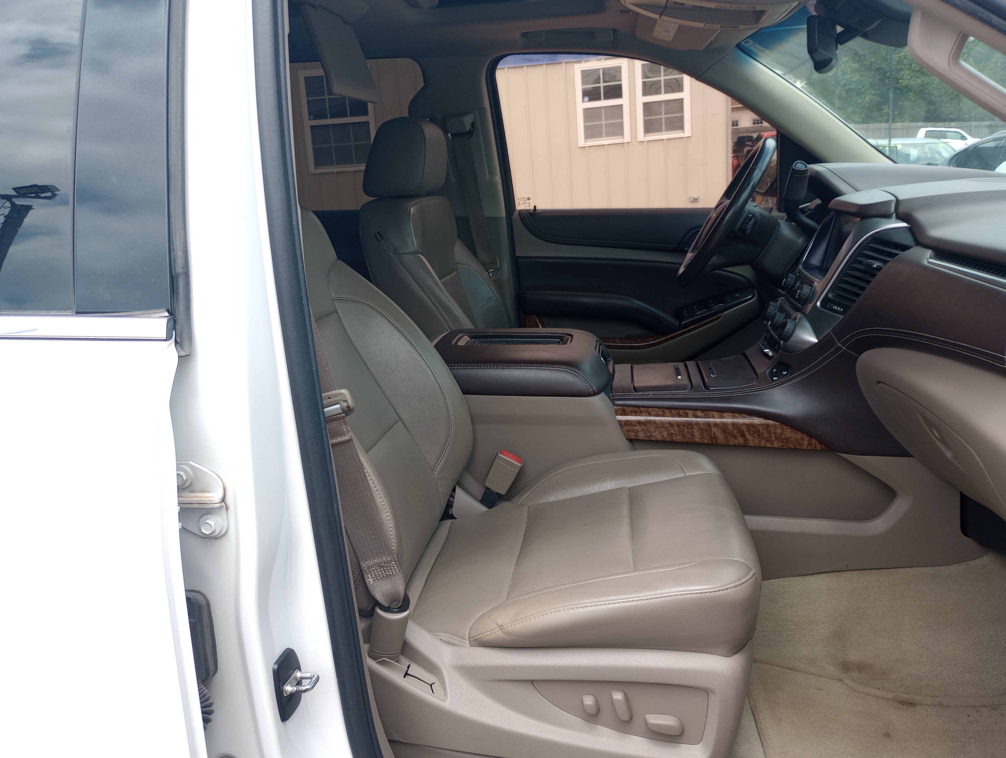 Used 2016 Chevrolet Suburban LTZ RWD image 17