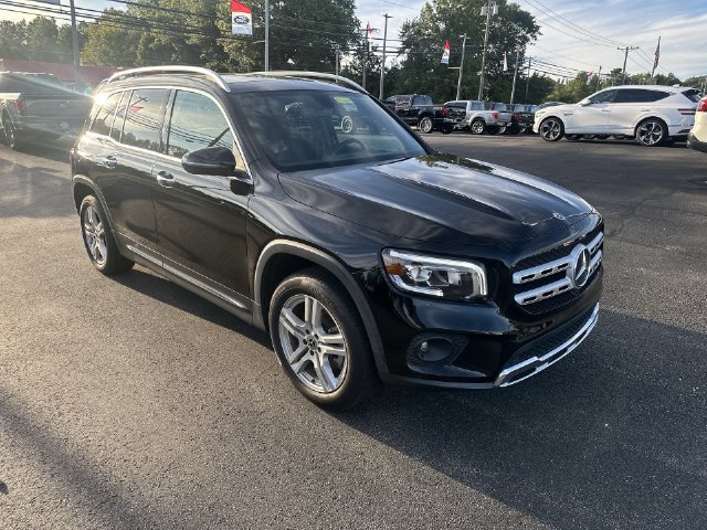 Used 2023 Mercedes-Benz GLB 250 4MATIC w/ Premium Package image 17