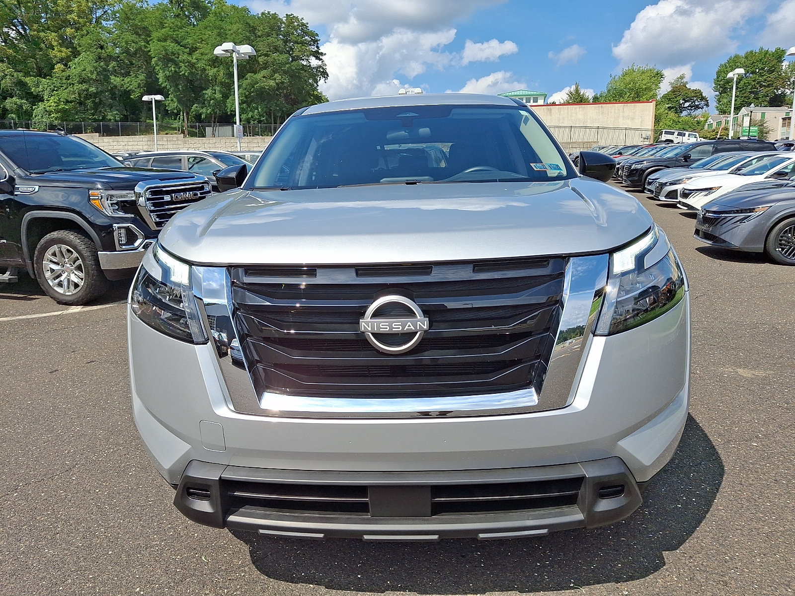 Certified 2024 Nissan Pathfinder S AWD/4WD image 2