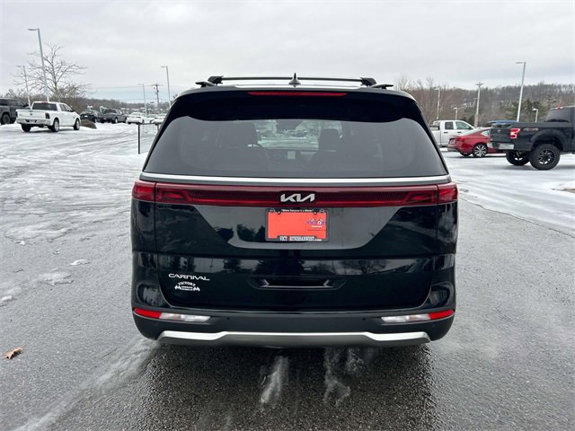Used 2023 Kia Carnival SX image 4
