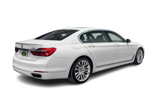 Used 2019 BMW 750i w/ Autobahn Package RWD image 2