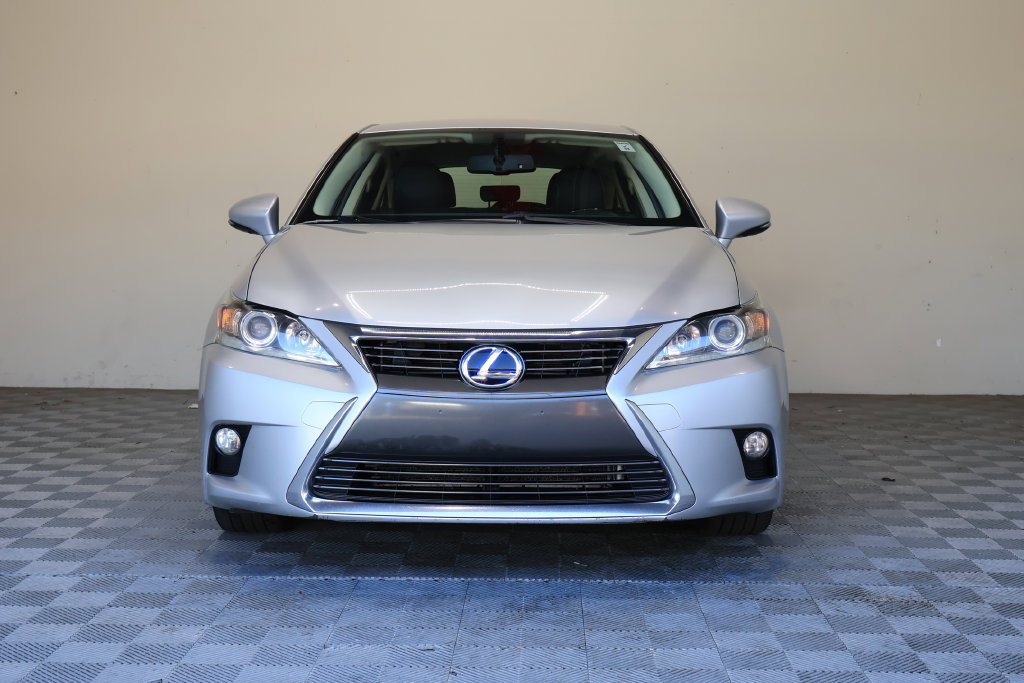 Used 2016 Lexus CT 200h w/ Seat Comfort Package FWD image 4