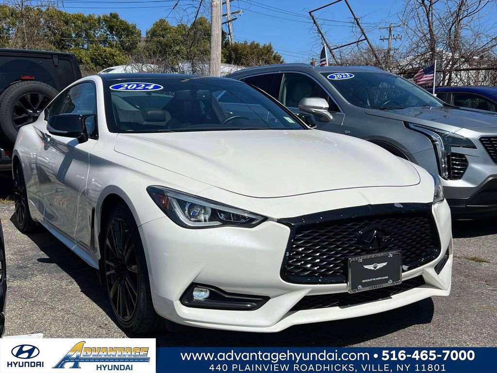 Used 2017 INFINITI Q60 Red Sport 400 image 1