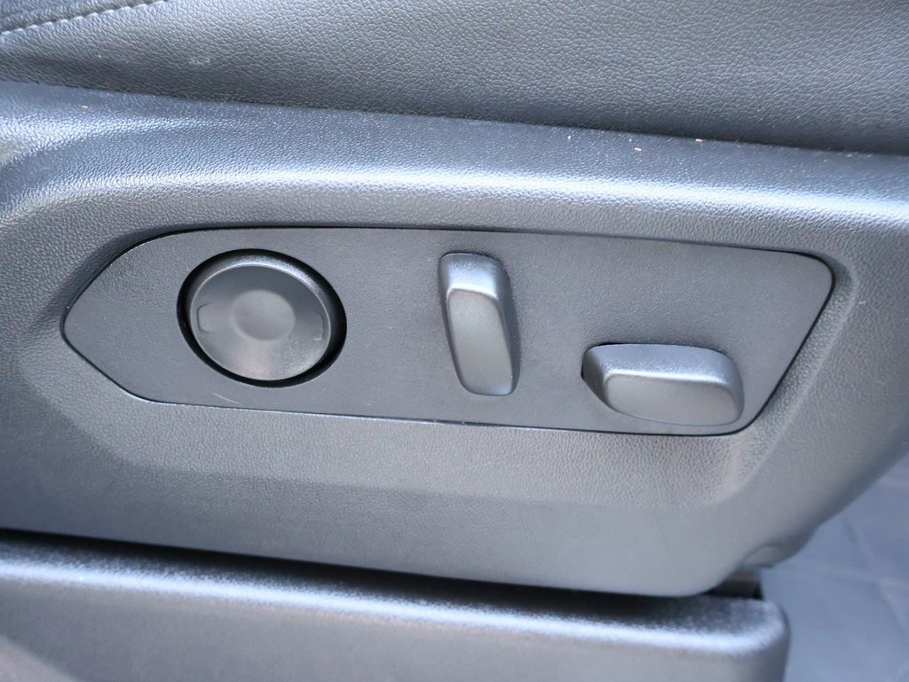 Certified 2024 Chevrolet Suburban Z71 w/ Luxury Package image 45