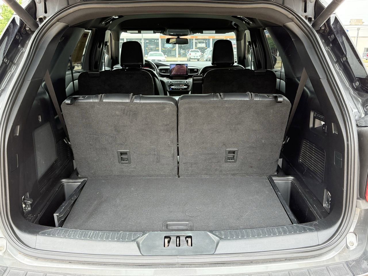 Used 2020 Ford Explorer Limited image 30