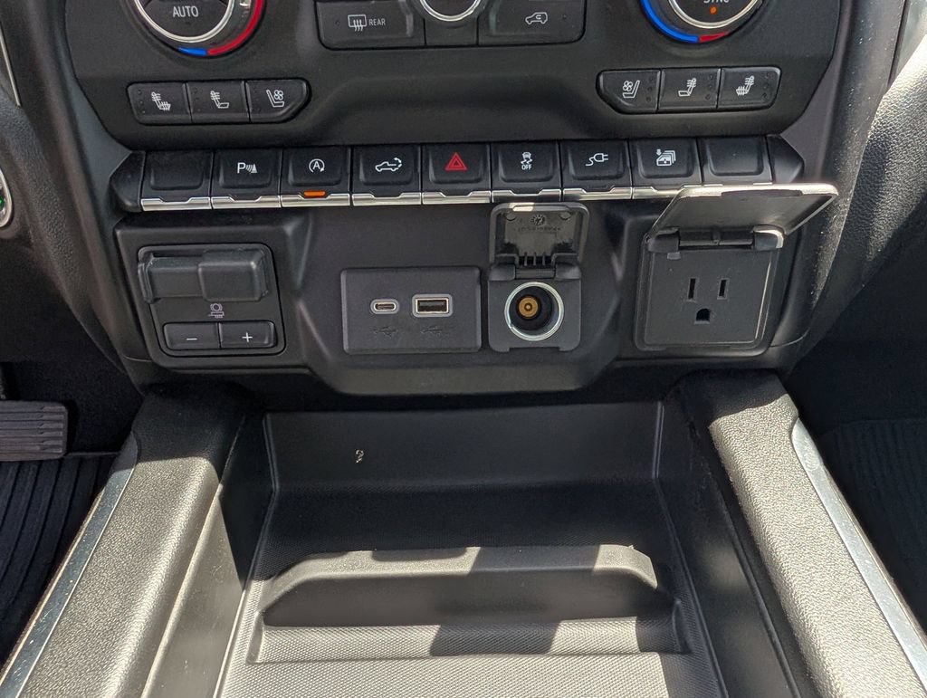 Used 2020 Chevrolet Silverado 1500 LTZ w/ LTZ Plus Package AWD/4WD image 31