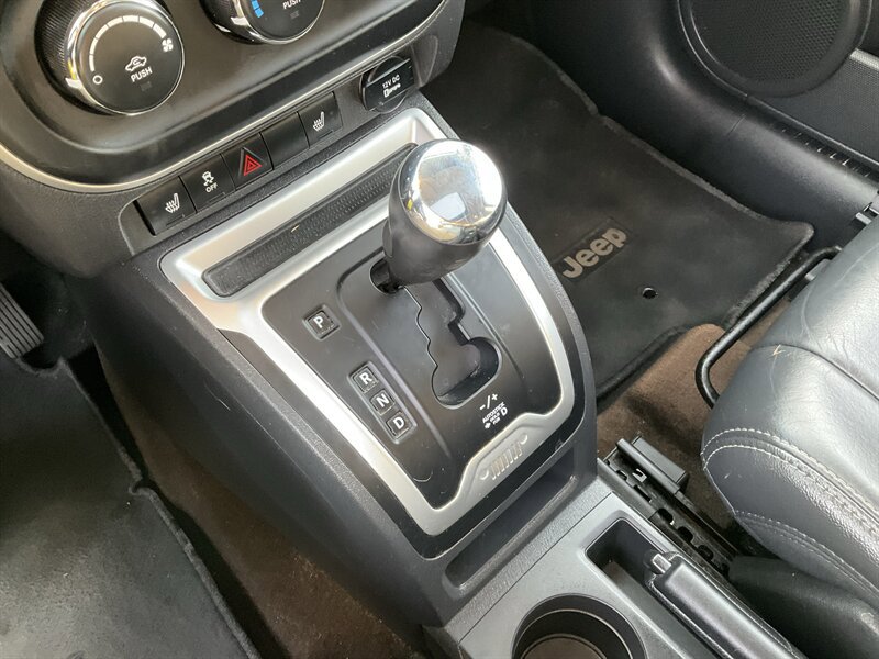 Used 2015 Jeep Compass High Altitude AWD/4WD image 32