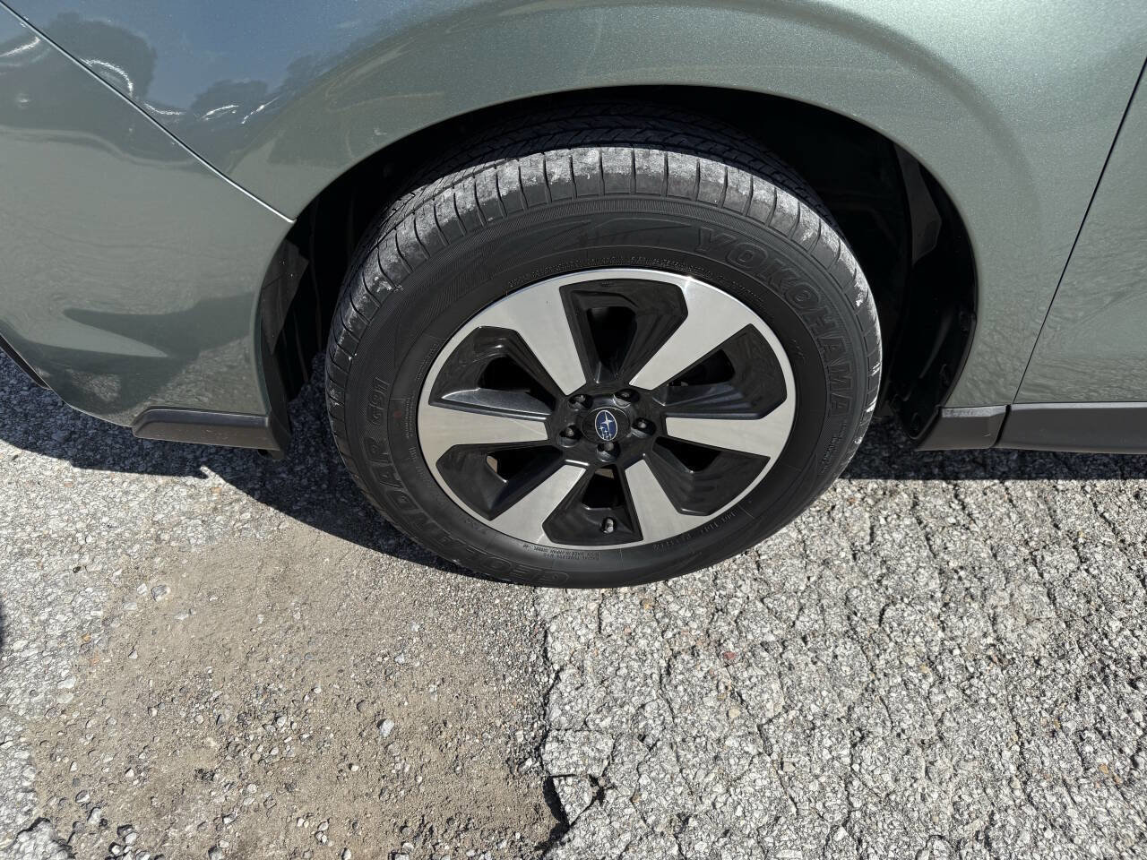 Used 2017 Subaru Forester 2.5i w/ Alloy Wheel Package image 14