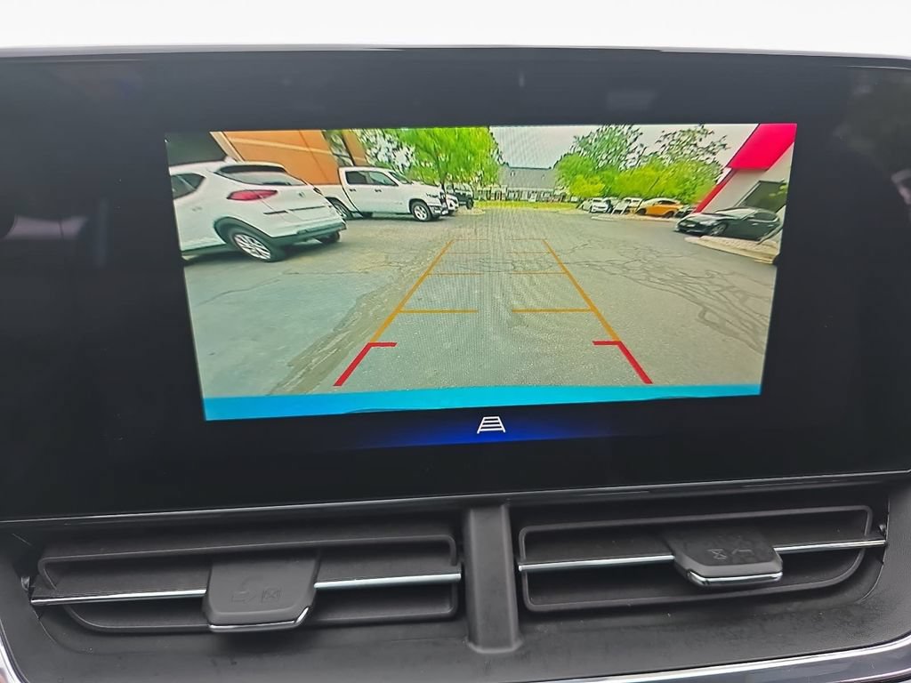 Used 2025 Chevrolet Trax RS w/ Driver Confidence Package FWD image 22