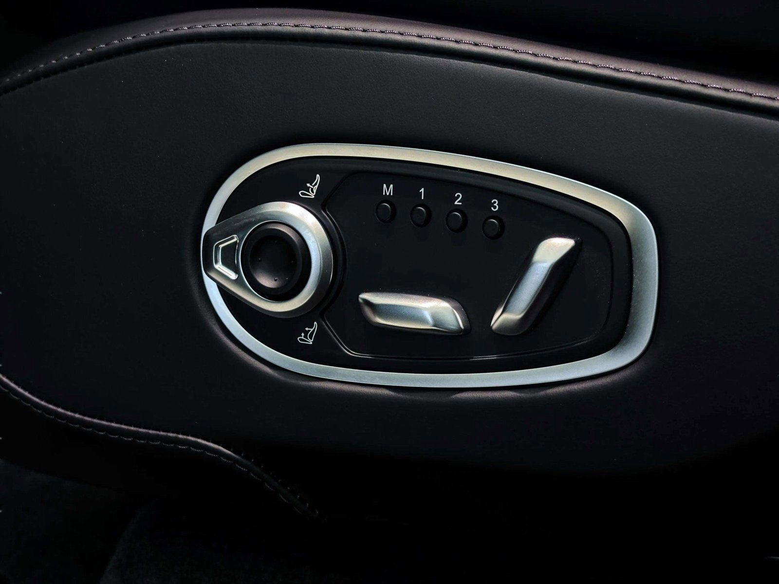 New 2026 Aston Martin DBX S image 21