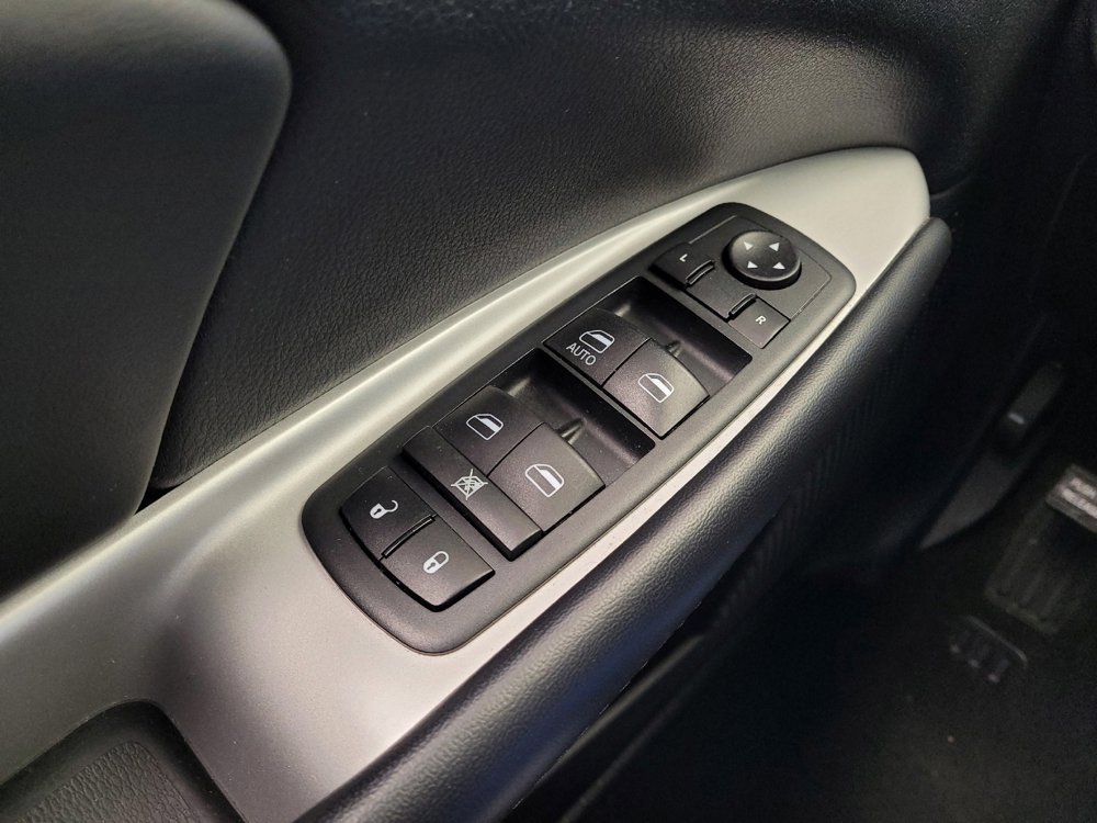 Used 2019 Dodge Journey SE image 27