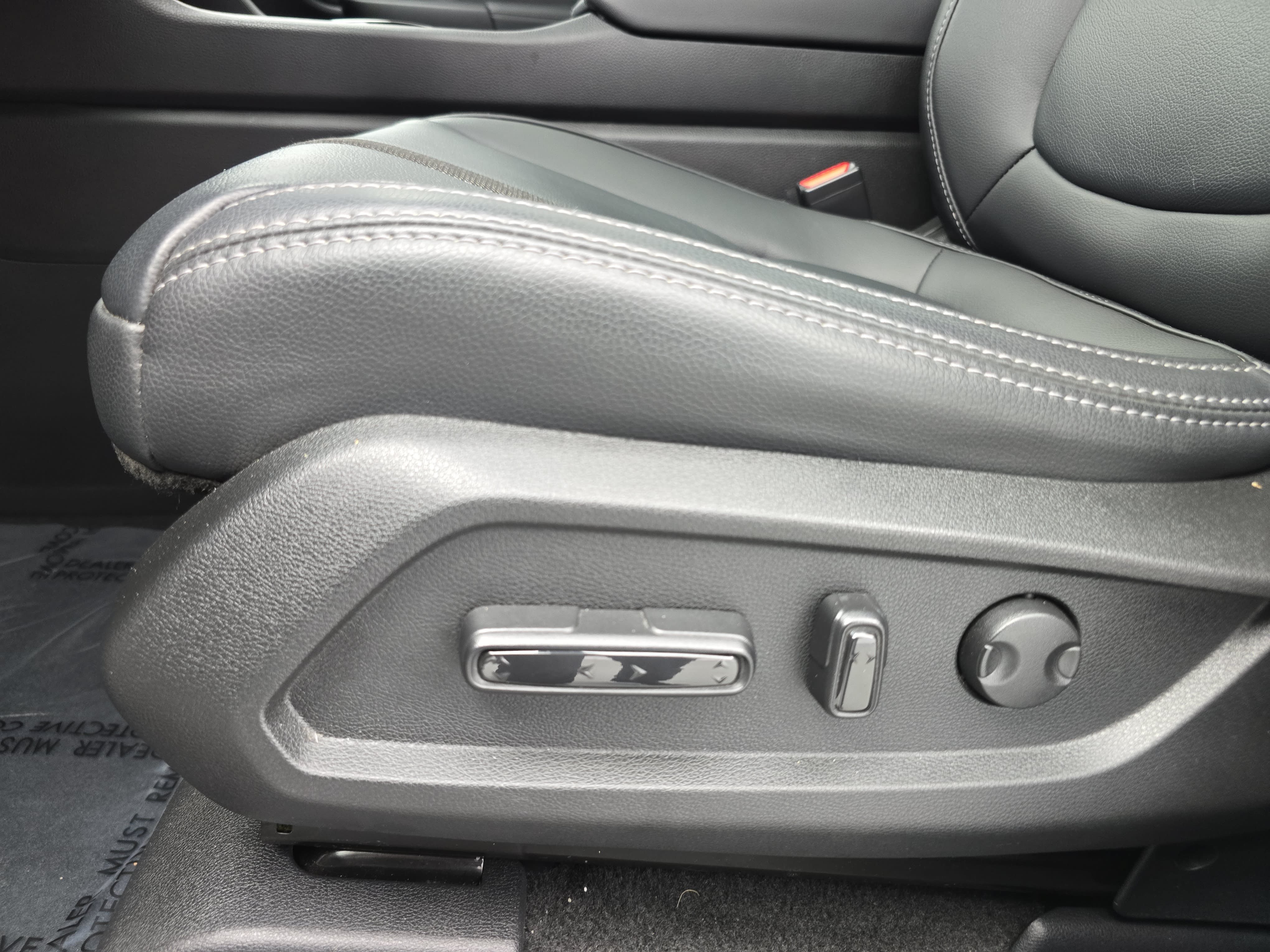 Certified 2025 Honda Pilot Touring image 30