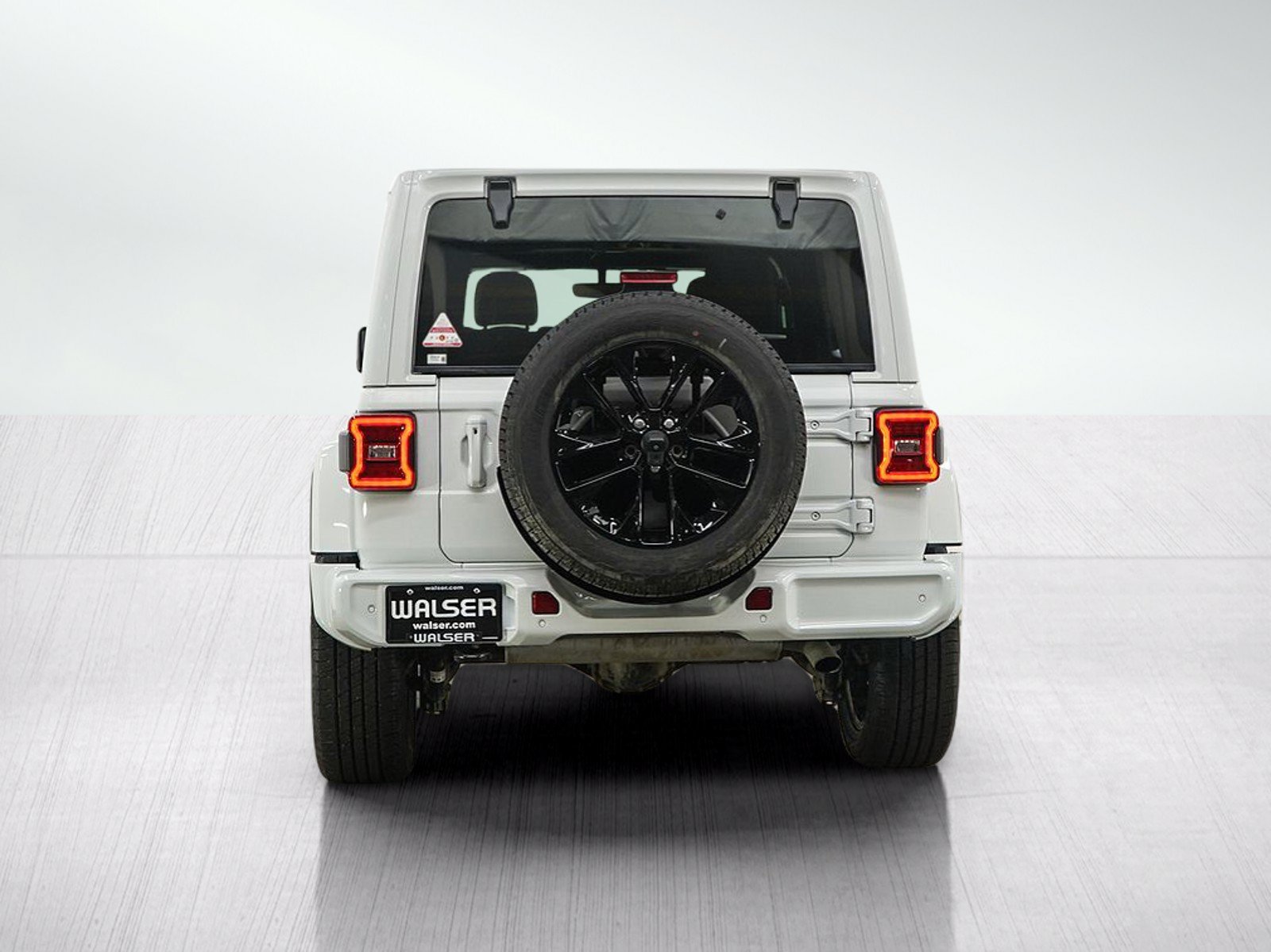 Used 2022 Jeep Wrangler Unlimited Sahara AWD/4WD image 5