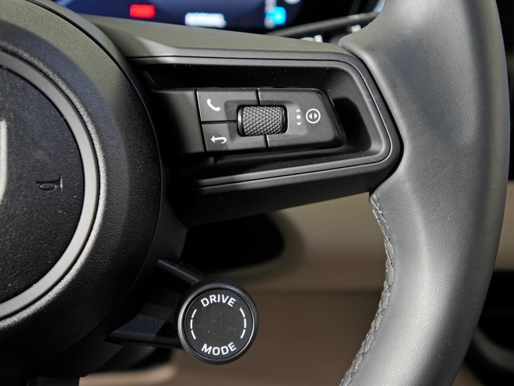 Certified 2025 Porsche Macan 4 Electric AWD/4WD image 29
