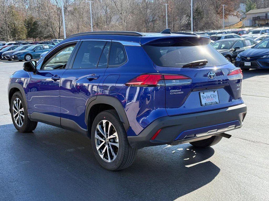Certified 2025 Toyota Corolla Cross XLE image 7