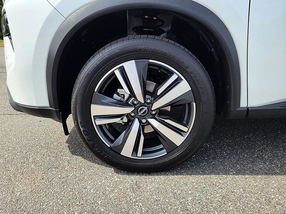 Certified 2025 Nissan Rogue SL image 8