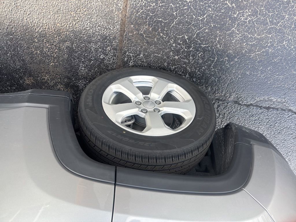 Used 2022 Jeep Compass Latitude image 10