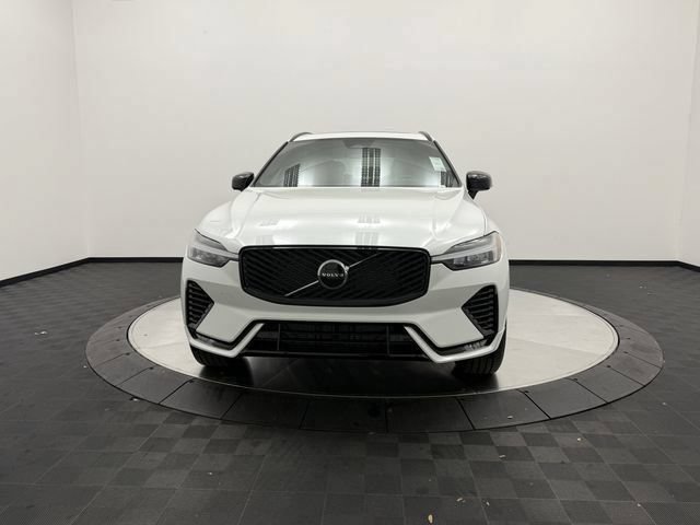 New 2026 Volvo XC60 B5 Core AWD/4WD image 2