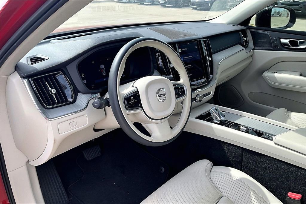 Used 2024 Volvo XC60 B5 Ultimate image 15