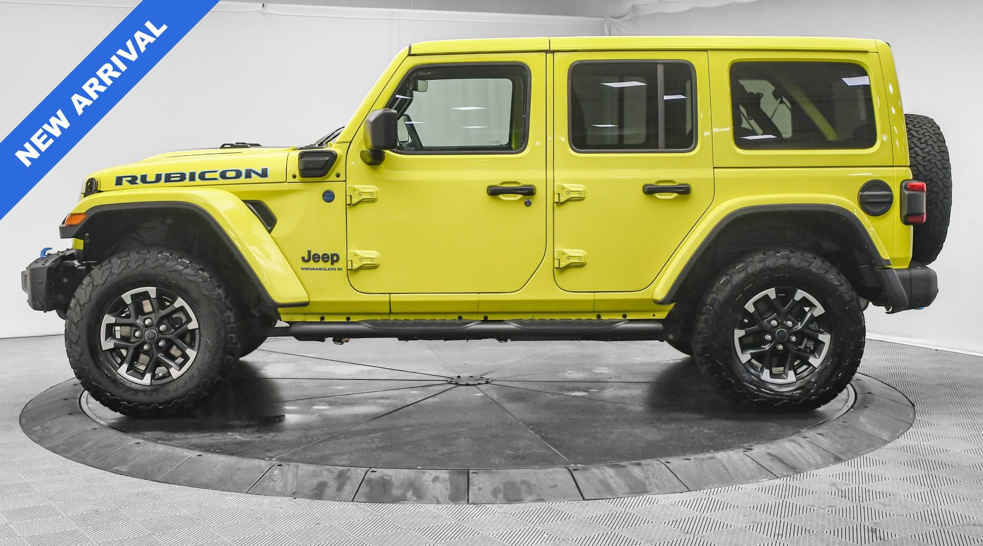 Used 2024 Jeep Wrangler Unlimited Rubicon 4xe image 4