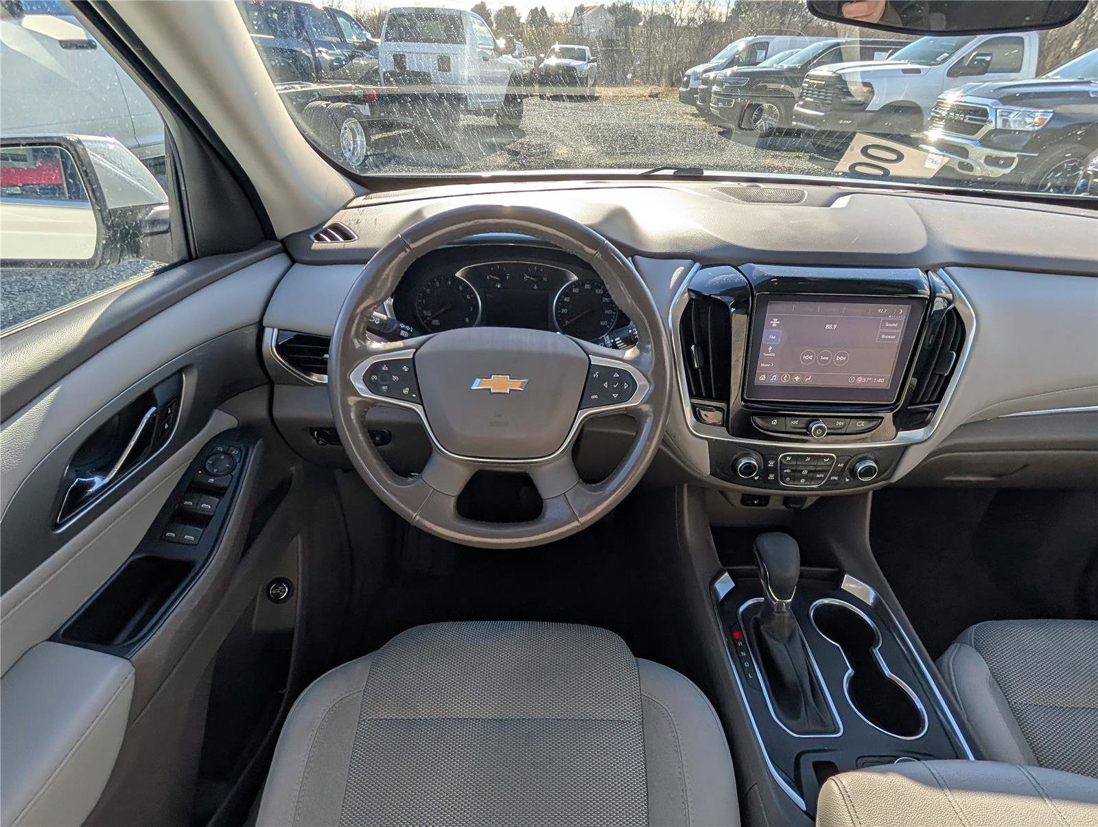 Used 2021 Chevrolet Traverse LT image 18