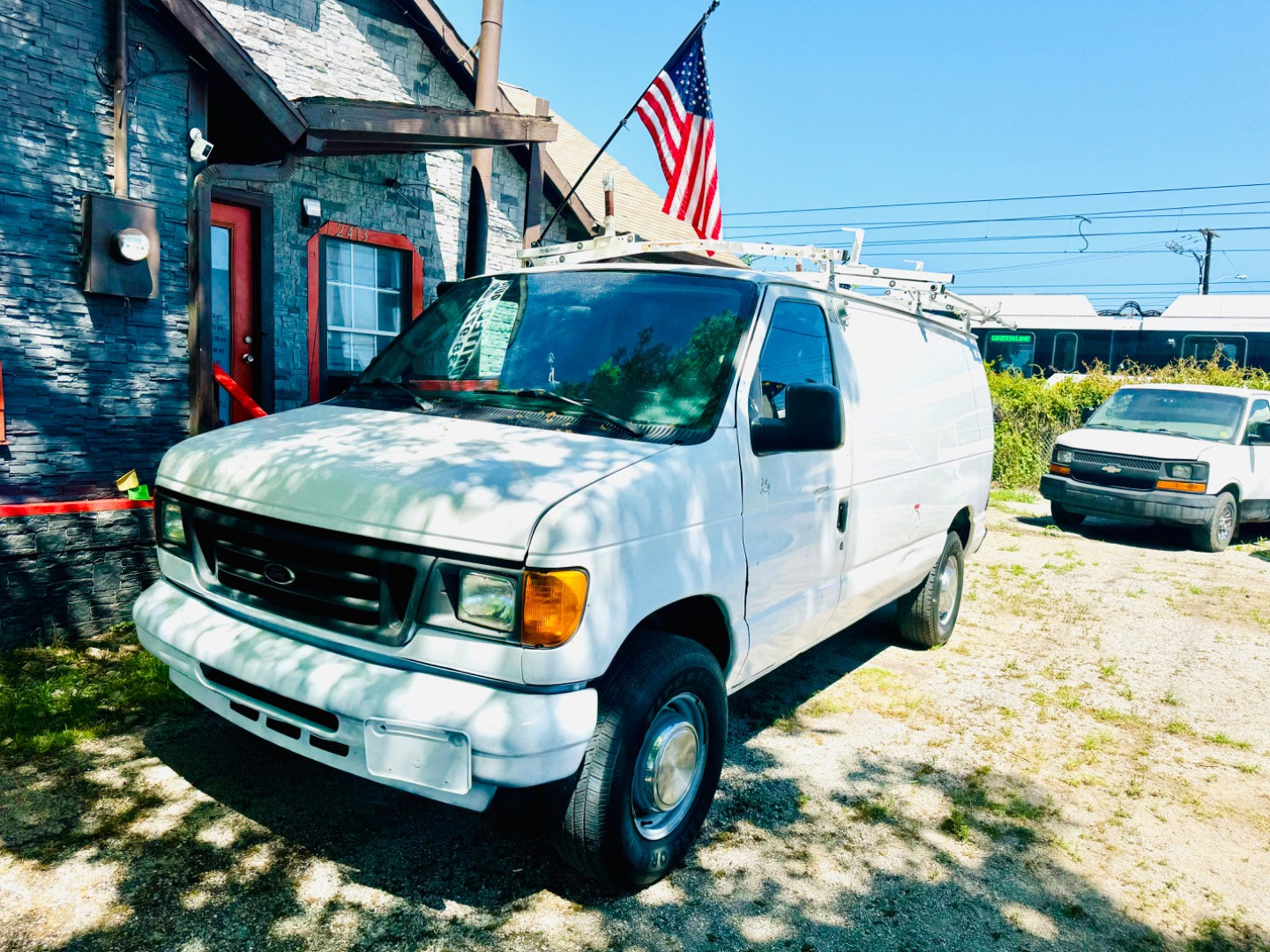 Used 2005 Ford E-250 and Econoline 250 image 1