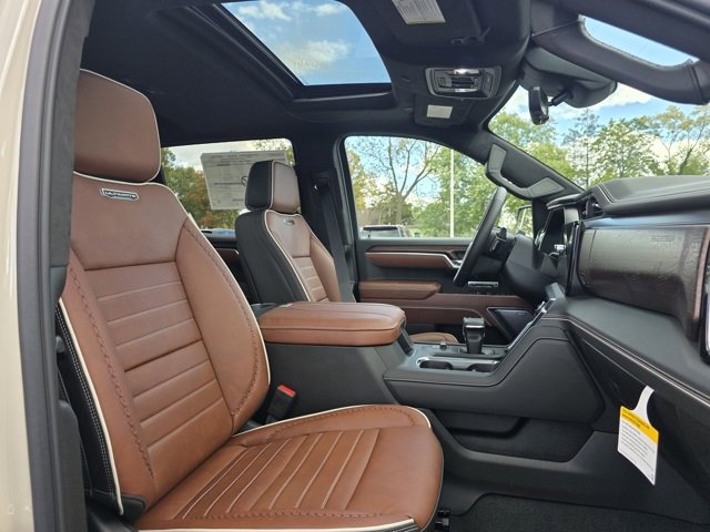 New 2026 GMC Sierra 1500 Denali Ultimate w/ LPO, Black Badging Package image 4