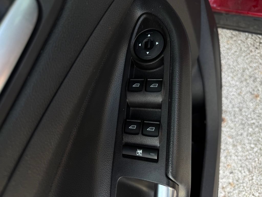 Used 2017 Ford Escape SE FWD image 16