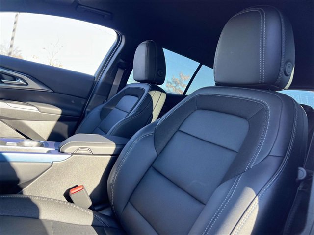 Used 2025 Chevrolet Equinox EV LT w/ Convenience Package image 12