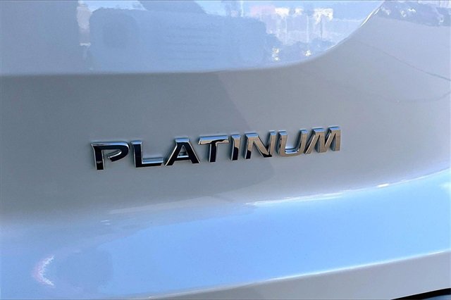 New 2025 Nissan Pathfinder Platinum image 9