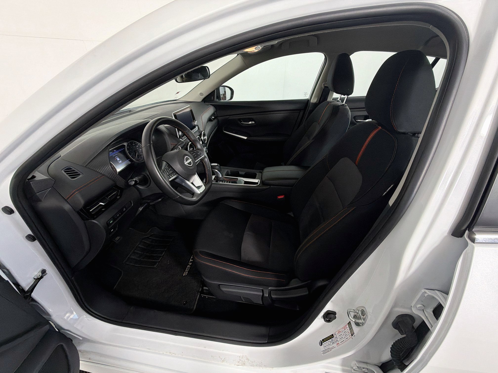 Used 2025 Nissan Sentra SR FWD image 13