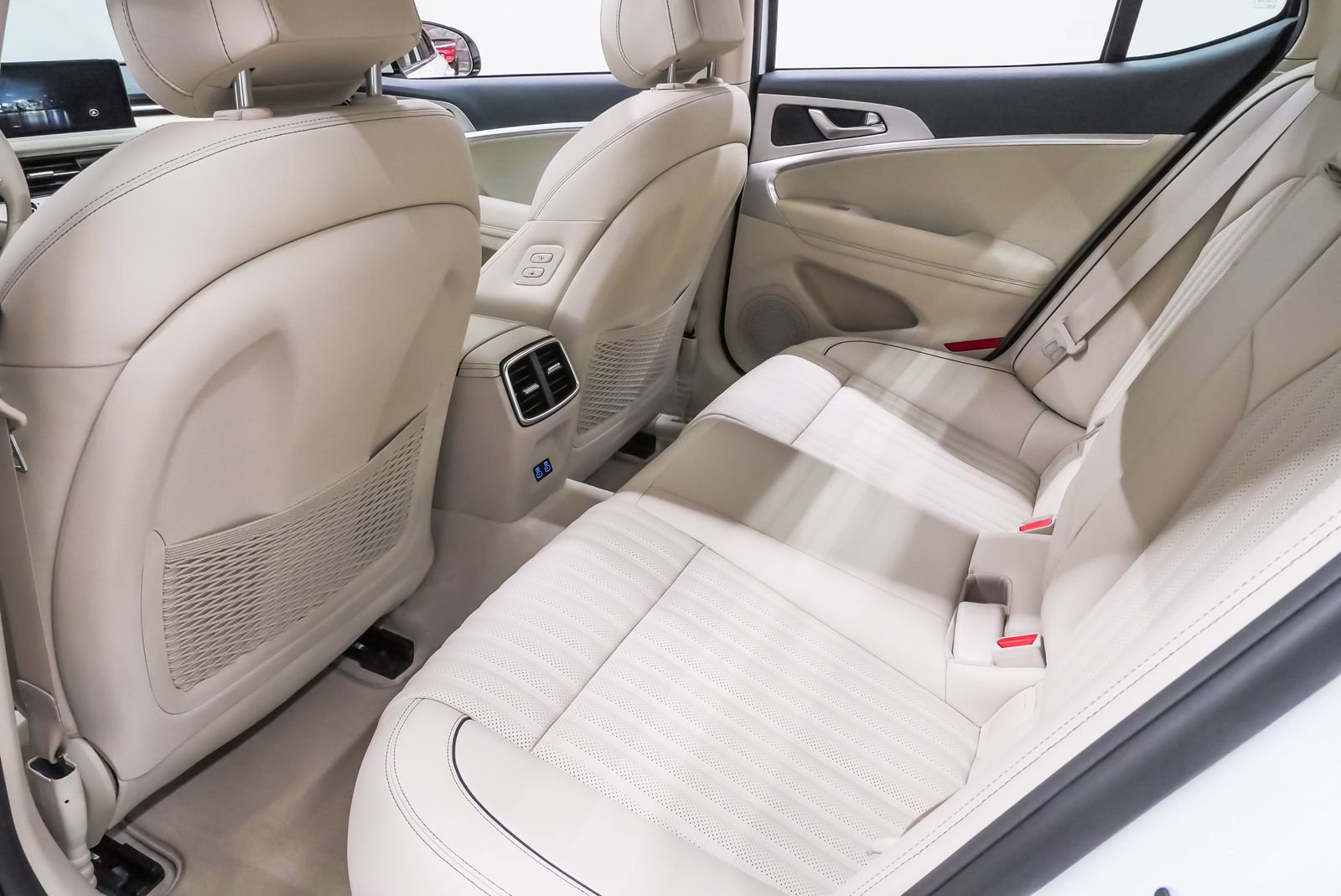 Certified 2026 Genesis G70 2.5T Prestige image 11