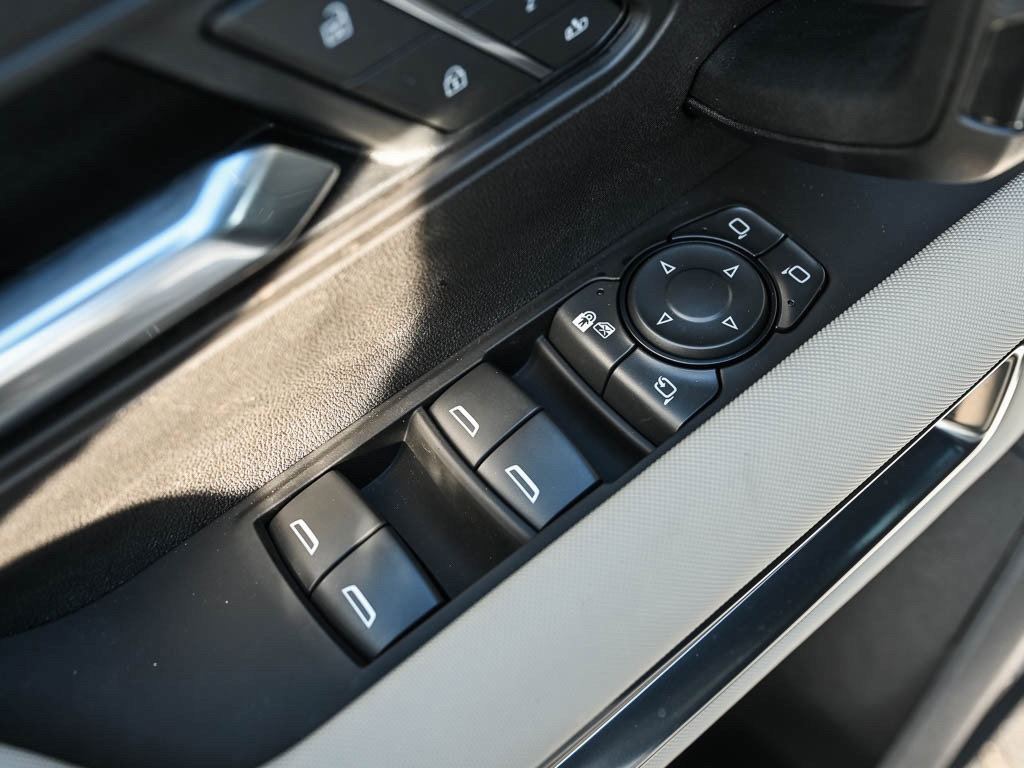 New 2026 GMC Hummer EV 4x4 Crew Cab w/ LPO, Dark Essentials Package image 14